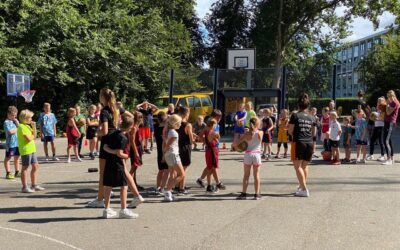 Grasshoppers scoort in de vakantie met zomerse basketbalclinics