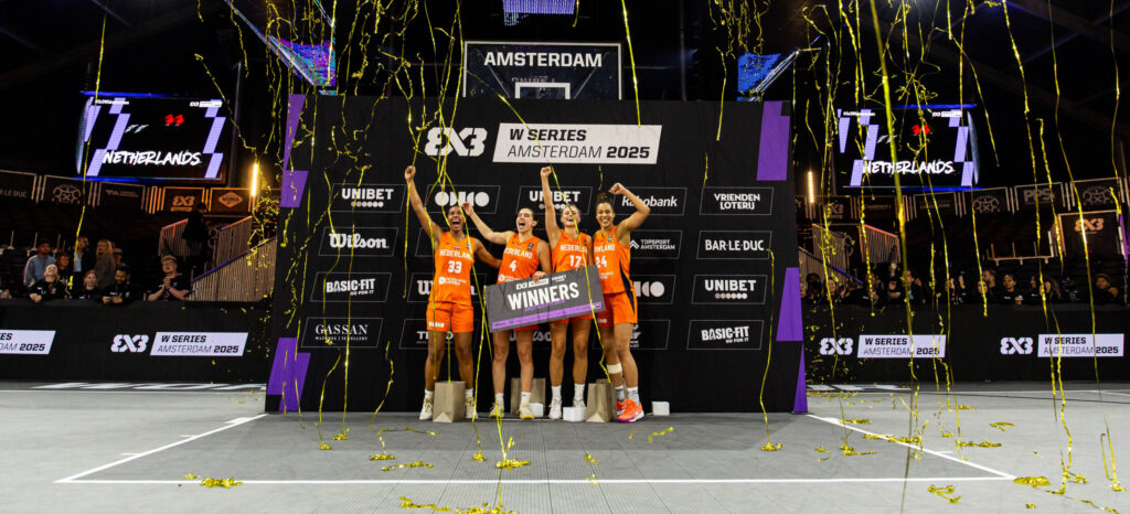 Janis, Ilse, Noor, Evelien Women's Series Winnaar Amsterdam