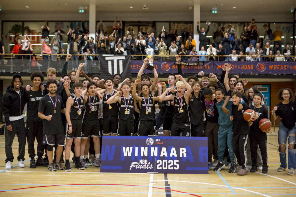 BC Triple ThreaT M14 wint na spannende wedstrijd het kampioenschap basketball van UBALL.