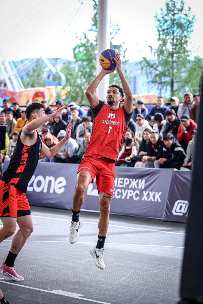 Bryan Alberts met de jumper tijdens de Sukhbaatar Challenger (juni 2025).