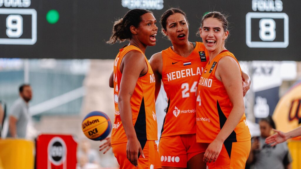 De 3x3 Vrouwen tijdens een wedstrijd tegen Tsjechië op het WK 2025 (juni 2025)