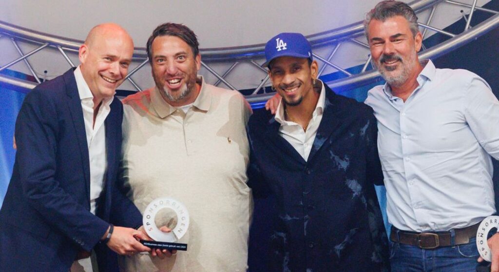 Een delegatie van Samsung, Star/P, de NBB en Cheil nemen de SponsorRingen 2024 in ontvangst (juni 2025)