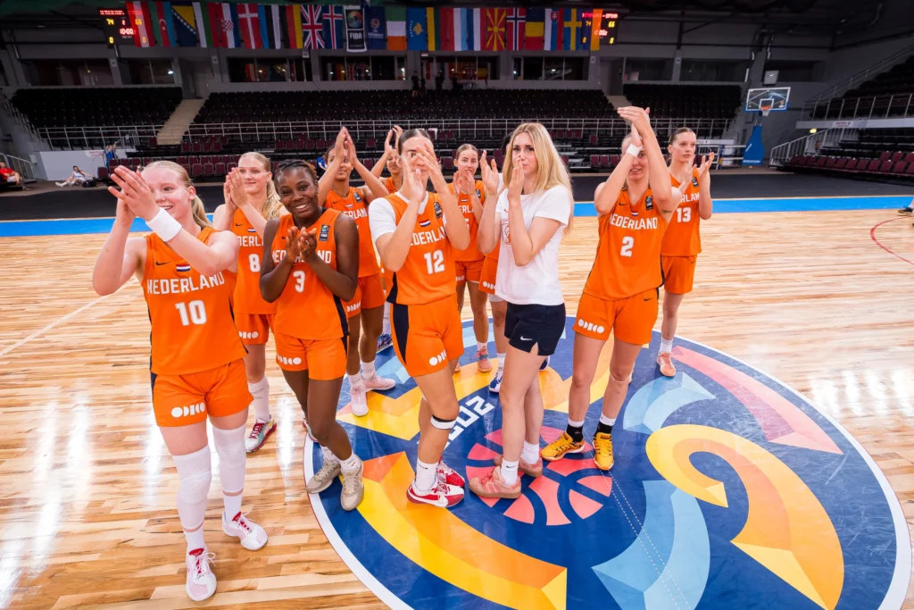 De Vrouwen U18-ploeg tijdens het EK 2025